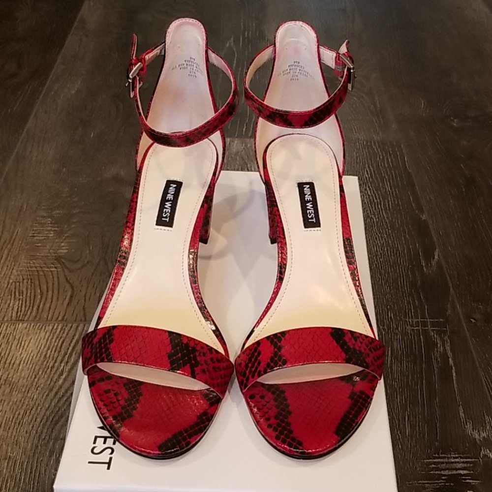 👠 NINE WEST Red Snake Ankle Strap Heeled Sandal - Picture 3 of 7